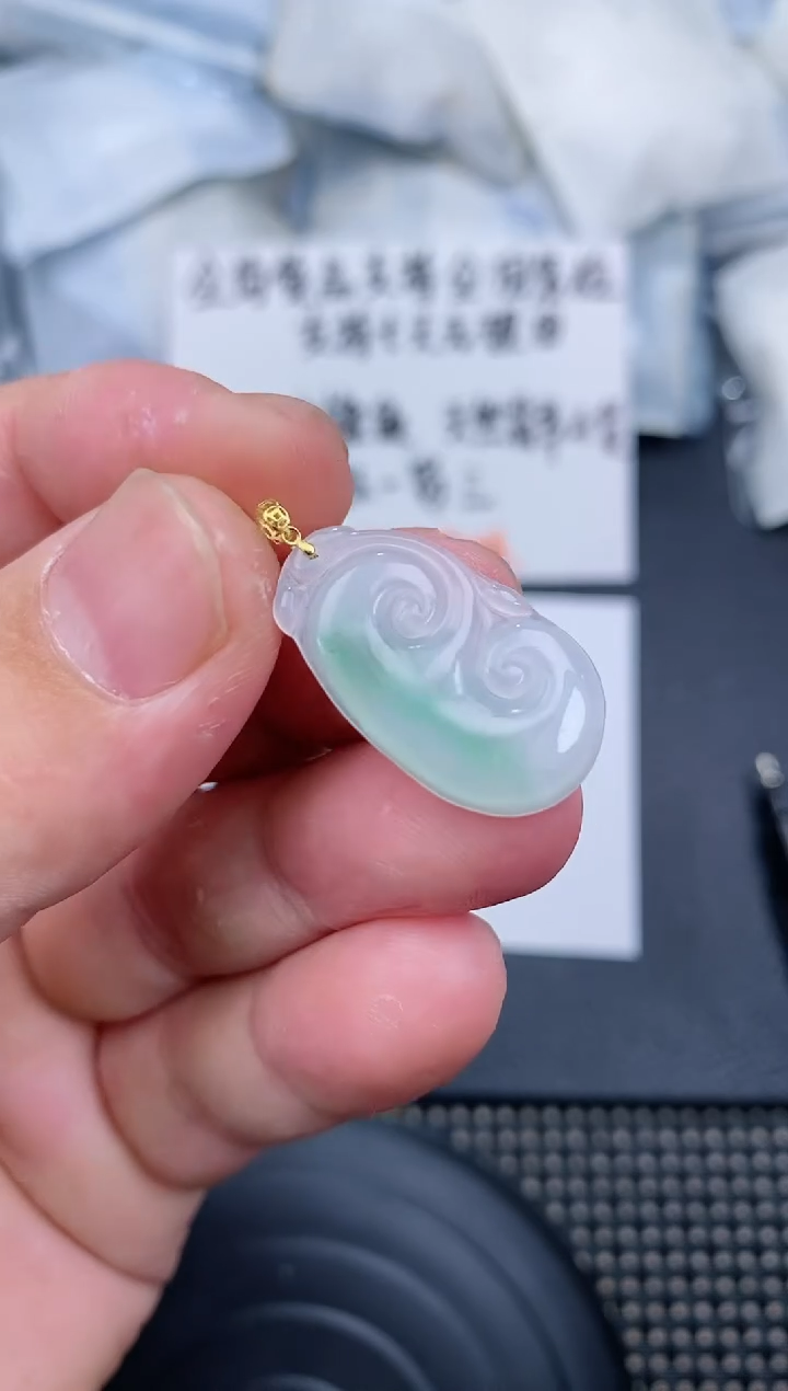 【闪购商品】翡翠颈饰18K金镶嵌如意