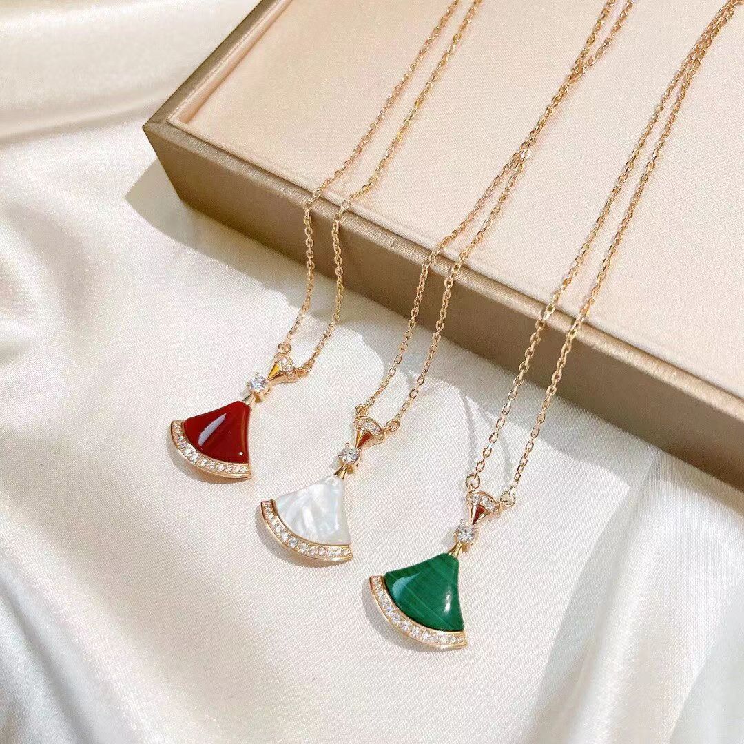 #上免会专享#18K金裙子项链扇子高级感轻奢项链