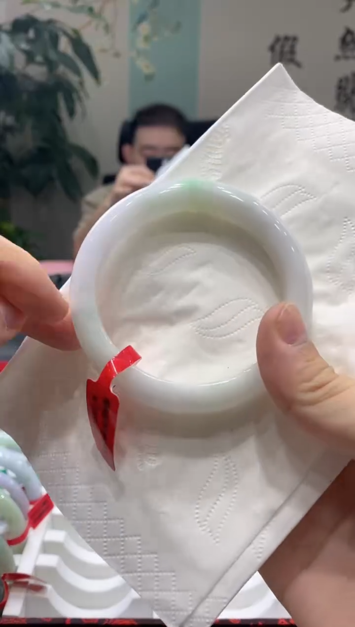 【闪购商品】翡翠手镯未镶嵌多人00008865