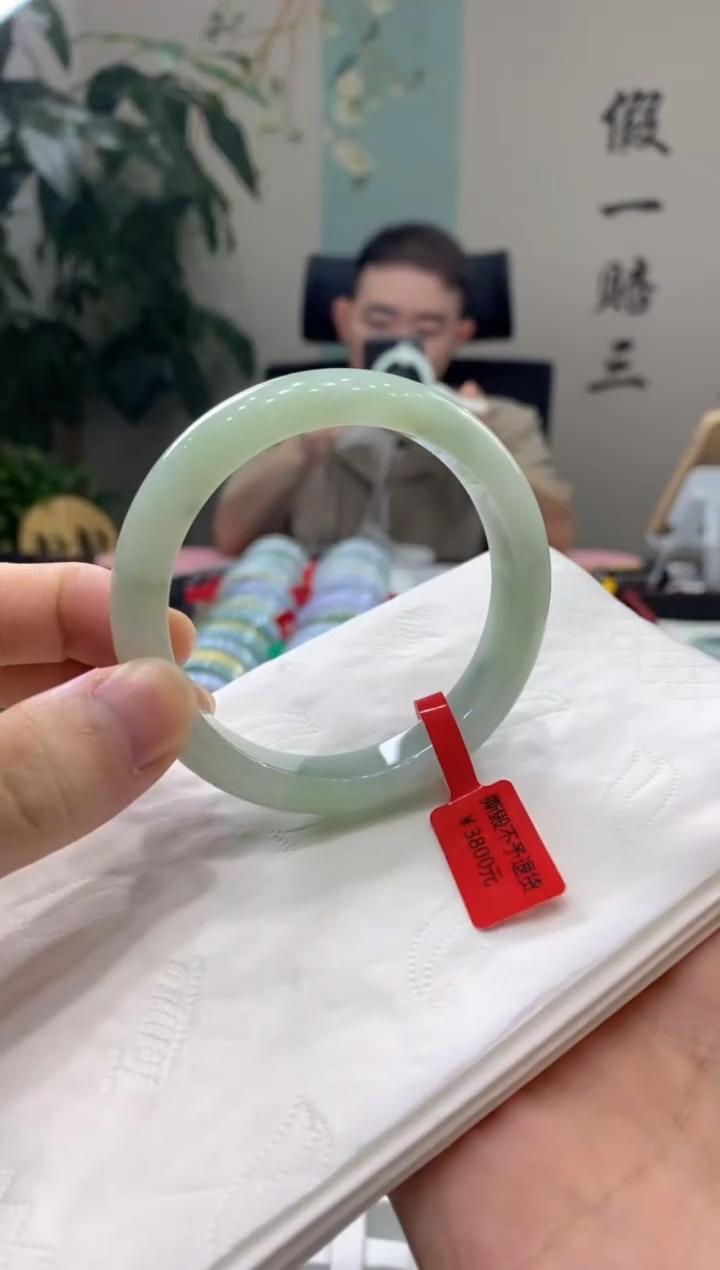 【闪购商品】翡翠手镯未镶嵌多人00013978
