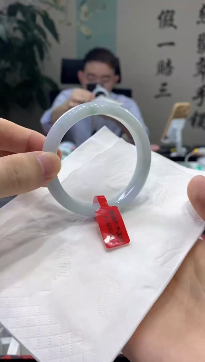 【闪购商品】翡翠手镯未镶嵌多人00011992