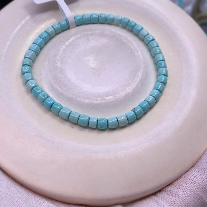 绿松石配饰未镶嵌小**?