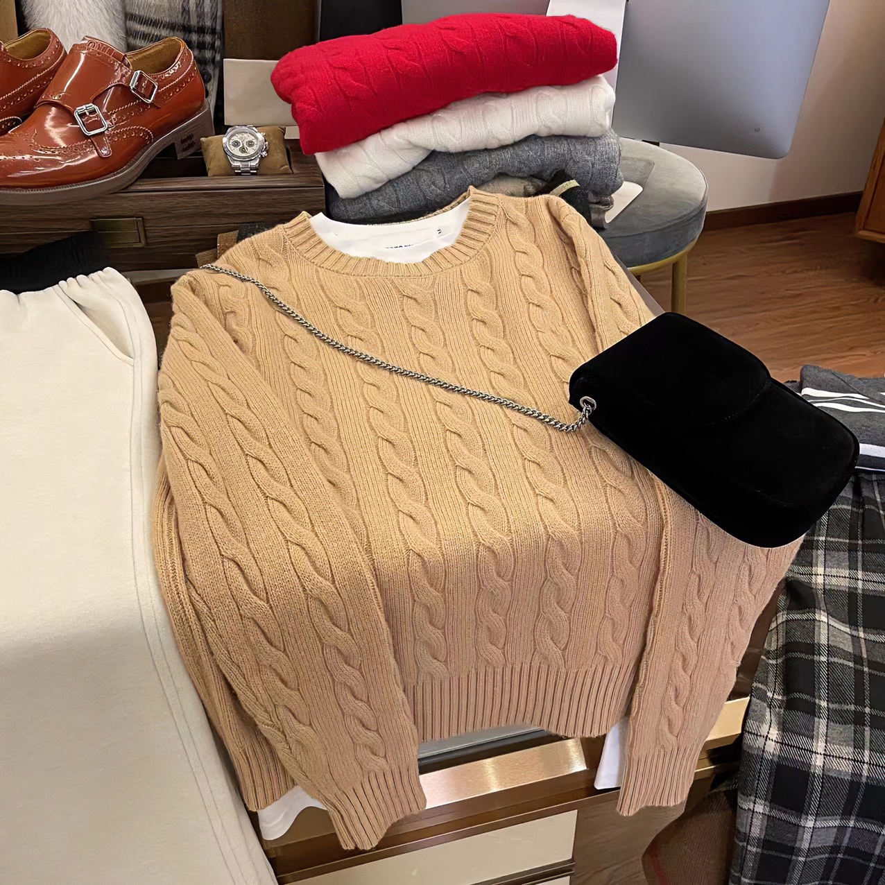 【山羊绒】 圆领针织秋冬休闲麻花毛衣    379  小羊