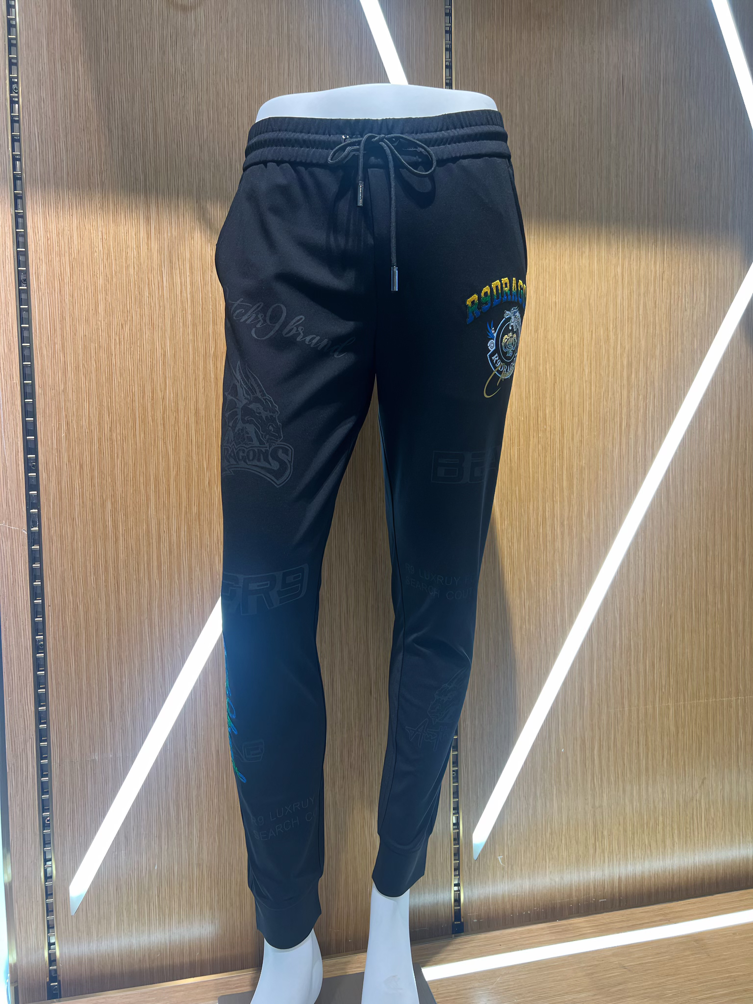 R9000上新刺绣烫钻男士修身休闲长裤48045679