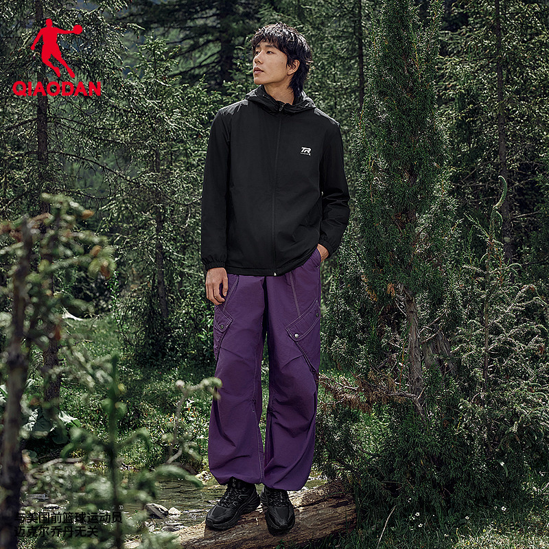 中国乔丹运动连帽梭织风衣2024秋季新款防风防泼水户外冲锋外套男