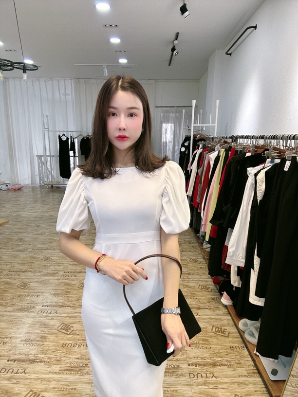 白色礼服连衣裙泡泡袖