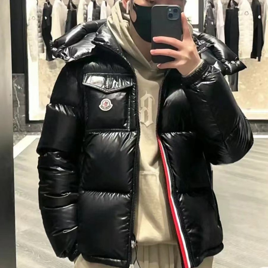 全新未使用 MONCLER Moncler蒙口黑色彩条漆面保暖短款羽绒服