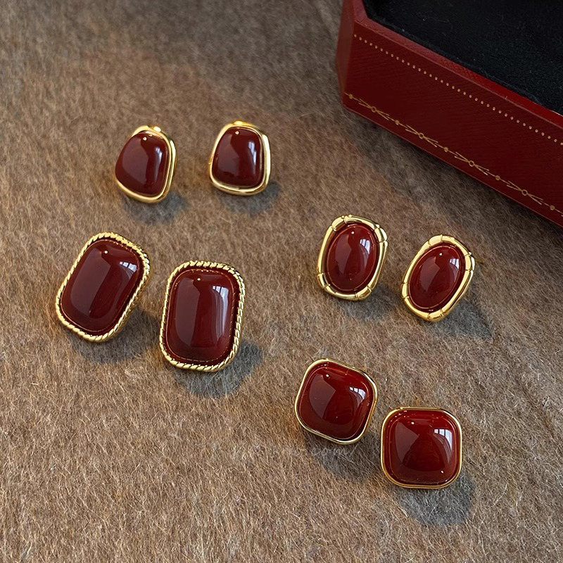 铜合金耳饰 复古港风红色几何方形耳钉轻奢气质高级感耳环设计感 