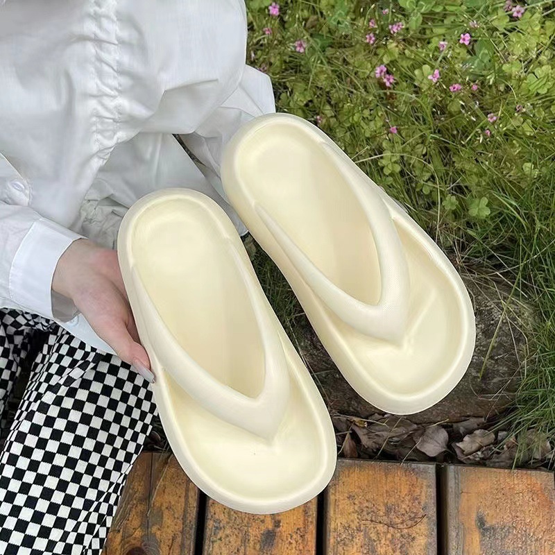 夏季新款人字拖女厚底夹脚鞋踩屎感拖鞋外穿防滑女海边沙滩鞋ins