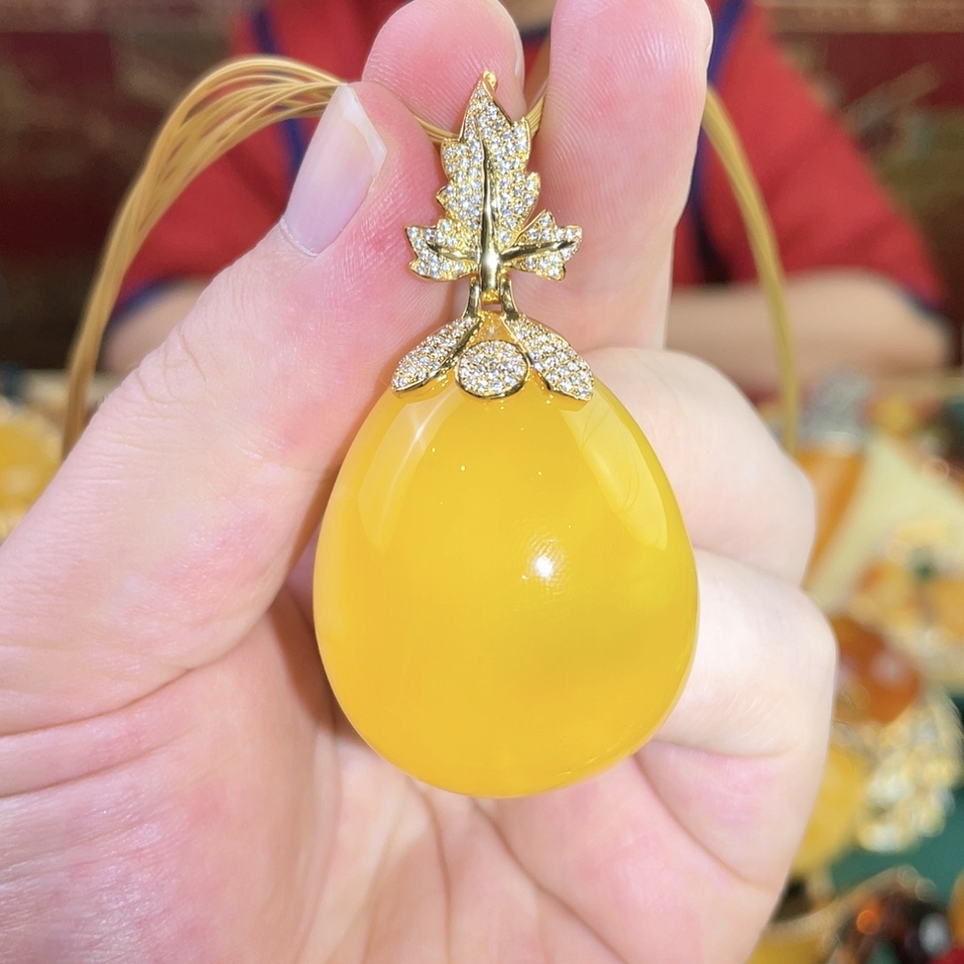 蜜蜡吊坠(赠链)银S925镀金镶嵌