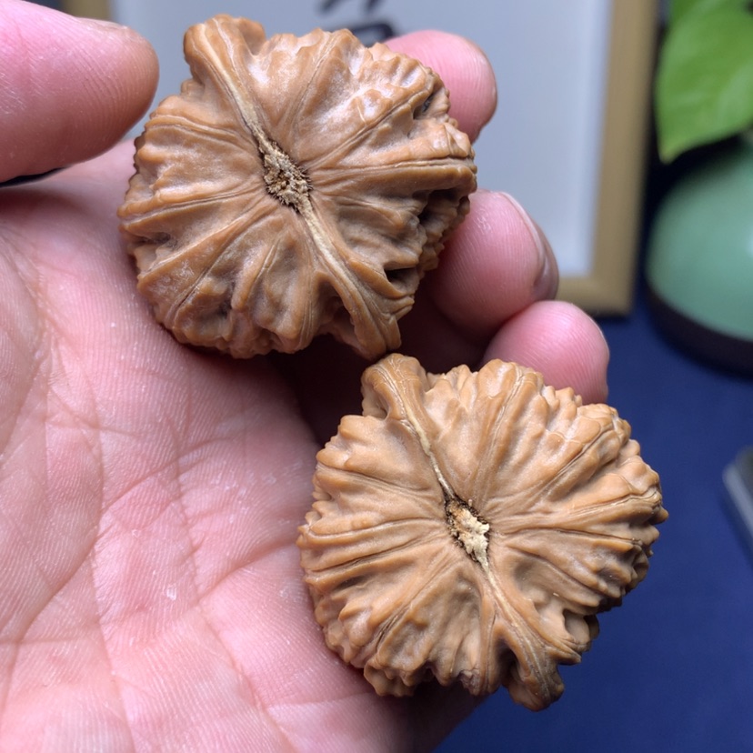 【闪购商品】文玩核桃吊坠D****?