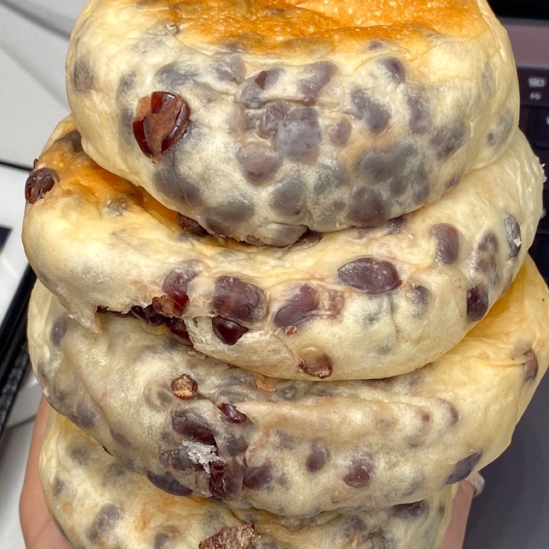 10个香醇奶香红豆奶酪面包巧克力夹心软豆沙面包整箱批发饱腹早餐