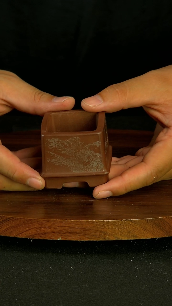 【闪购商品】紫砂20CM以下紫朱泥四方刻绘老鹰4*3.5