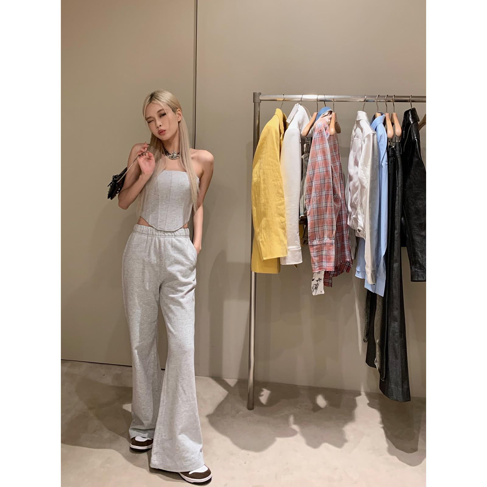 早安樊樊烫钻套装，鱼骨抹胸上衣，休闲时髦宽松直筒裤FA23020370