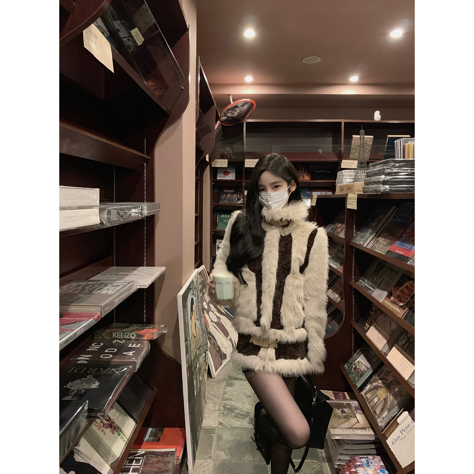 「焦糖奶盖」拼色环保毛机车外套下摆可拆设女冬计FA2304168