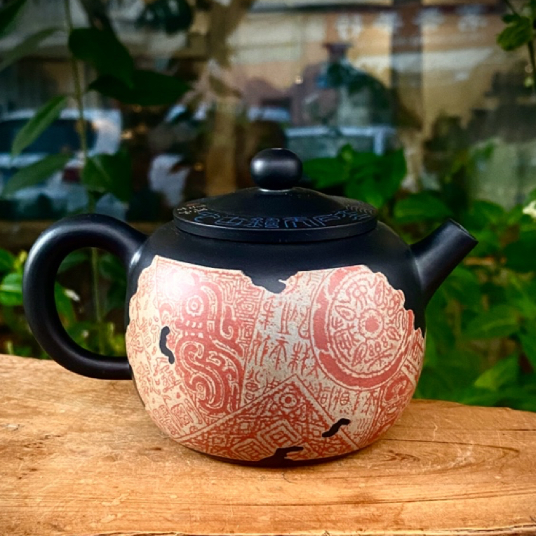 【建水紫陶玩家收藏精品】建水紫陶名家杜俊楠老师重工彩填壶！！！