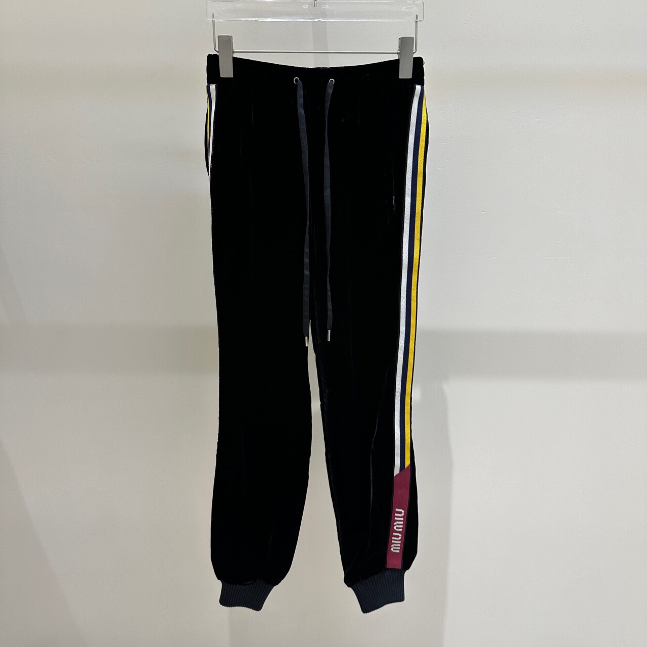 全新带吊牌 MIU310 miumiu缪缪丝绒运动裤logo收脚裤36码原价8400