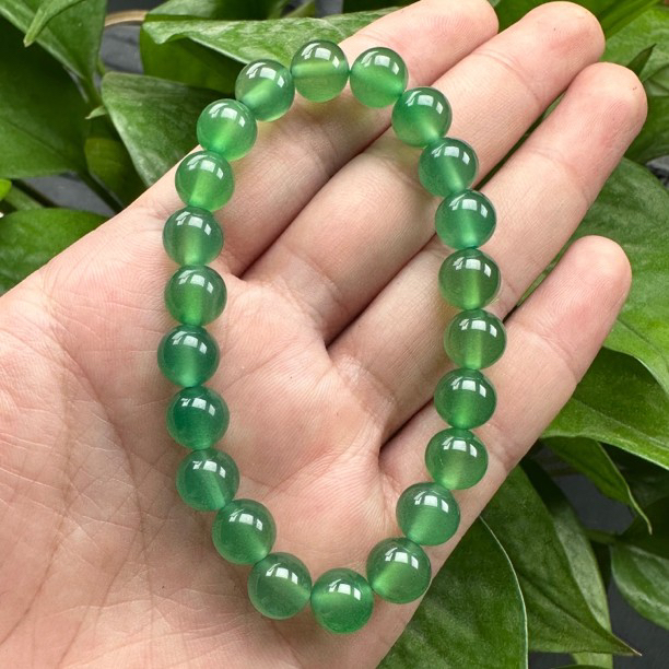 天然绿玛瑙手串8mm  20-21颗