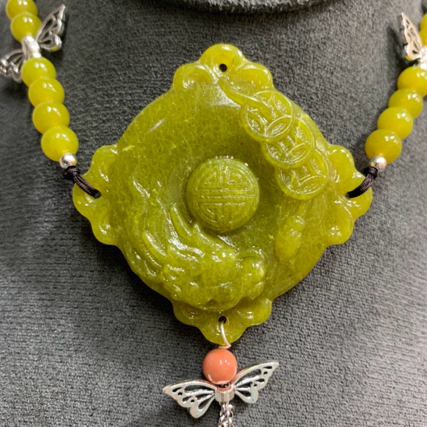 岫玉精品龙吊坠项链