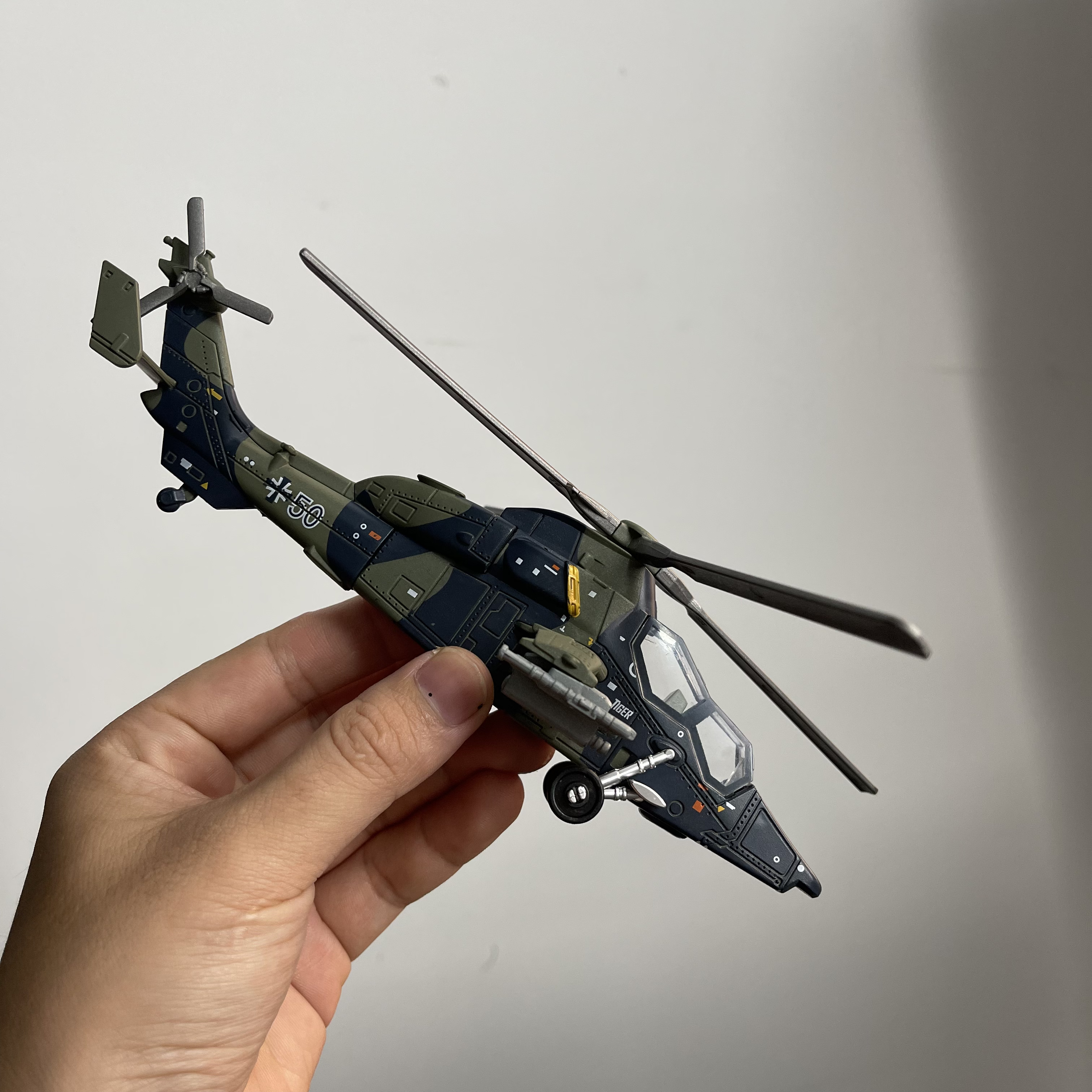 【虎式直升机模型】1:72需要自己拼（不是合金成品）