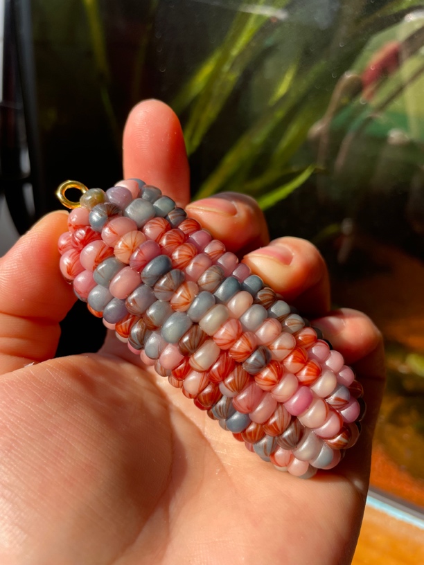 云南玉缘阁直播间一物一拍彩色颗粒玉米毛料宝贝摆件（非直播勿拍）