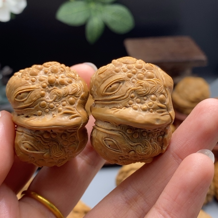 【闪购商品】核桃核雕小*