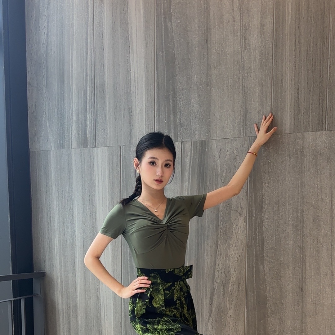 【WIN舞定制】水晶系列黑/绿/红/藏蓝短袖时尚V领2025潮款跳舞衣服