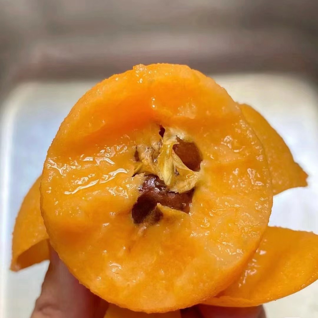 高山枇杷一盒5-7个200克左右（放软吃）