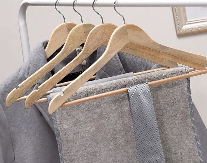 香樟木实木木制衣架、无痕衣架，防虫防蛀客厅木衣架家用挂衣挂衣架
