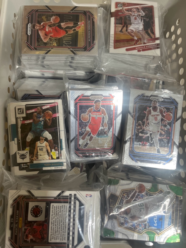 篮球球星卡薄卡，大把抓2斤