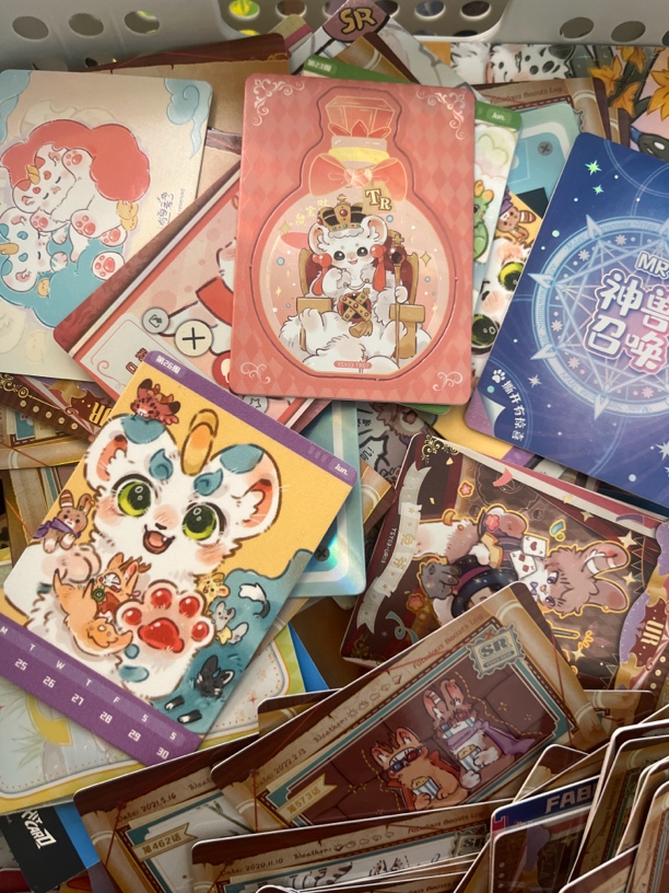 有兽焉动漫卡片薄厚混，半斤随机装