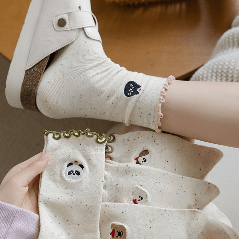 袜子女新品网红同款百搭中筒袜学生可爱卡通ins少女风堆堆长筒袜