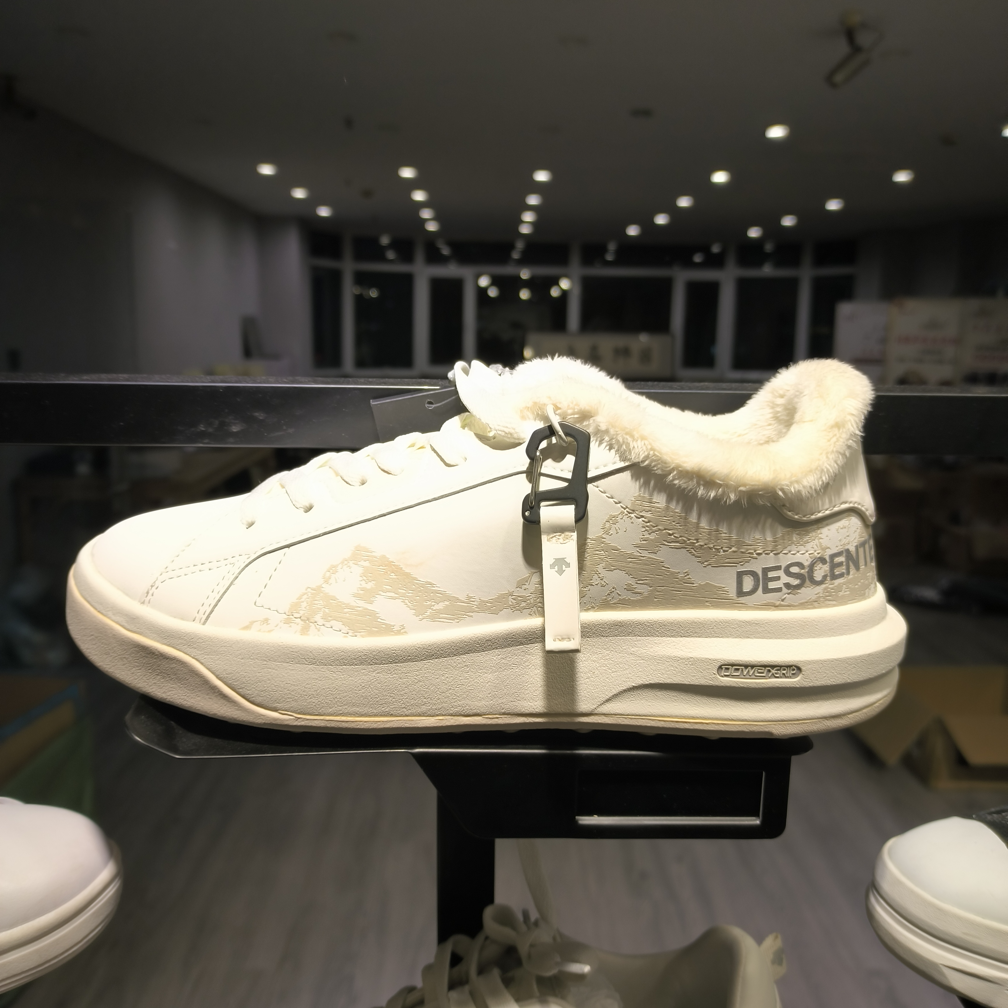 迪桑特DESENT白色加绒冬季休闲鞋LSNO1