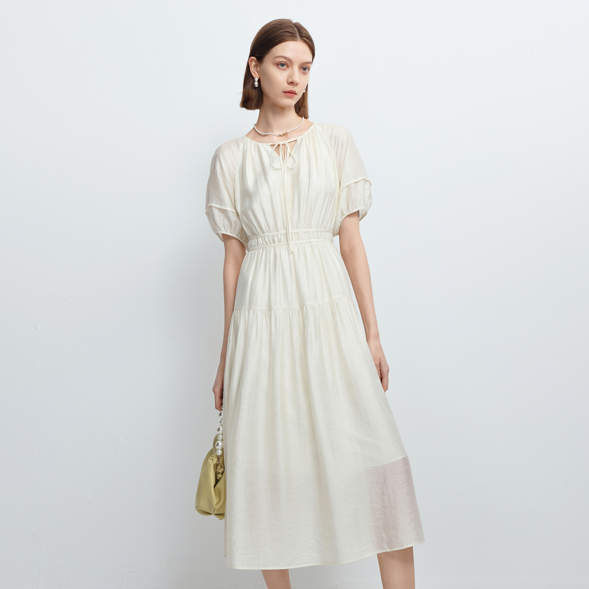 【会员专享】迪赛尼斯气质通勤风简约优雅长裙杏色短袖高腰连衣裙