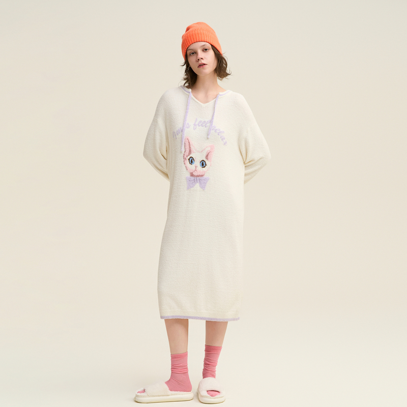 爱美丽德文撸猫绒-小白圆领长袖睡裙IM44BUD1