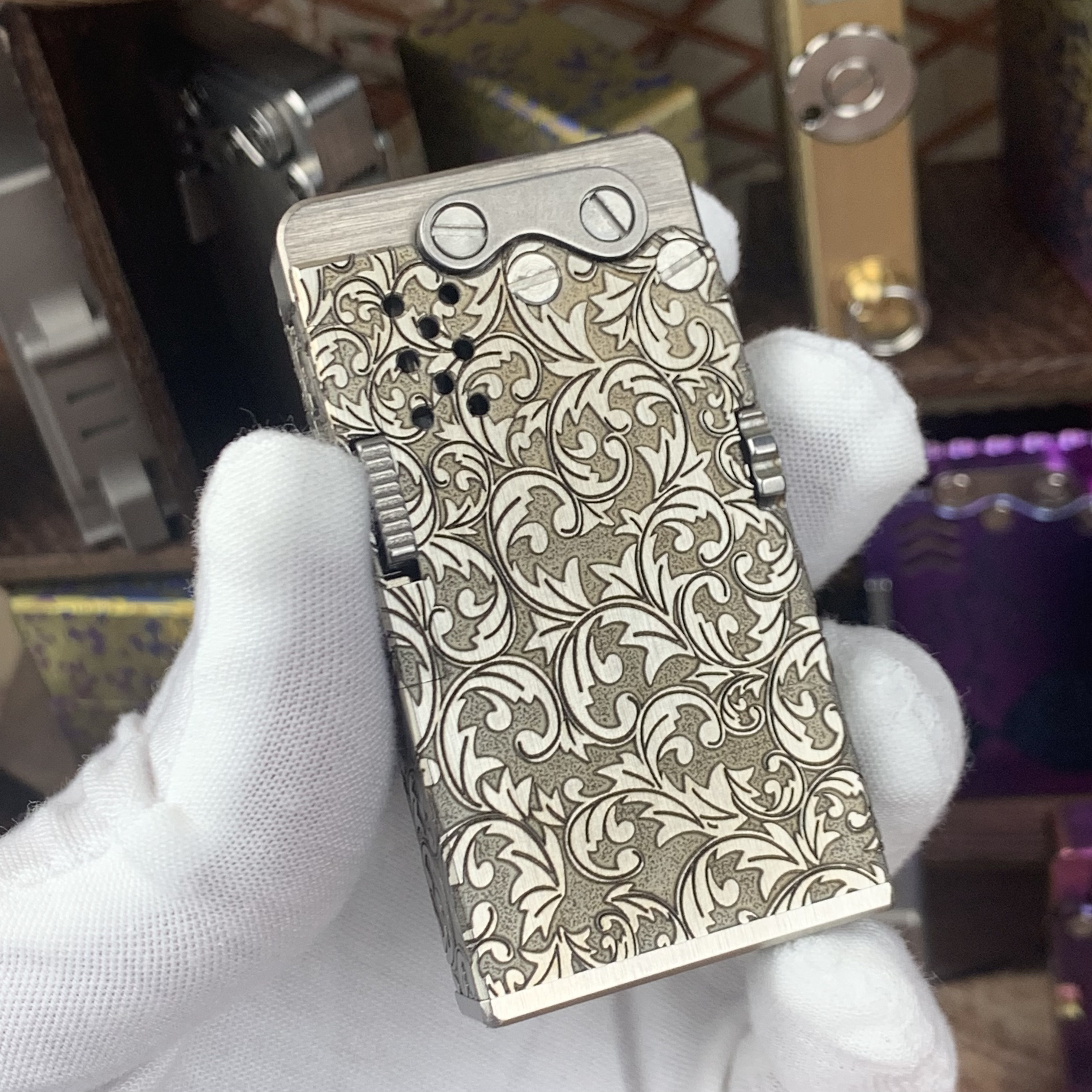 钛合金四代龙舌纯手工小唐草仿古侧滑经典双面煤油打火机银色手雕