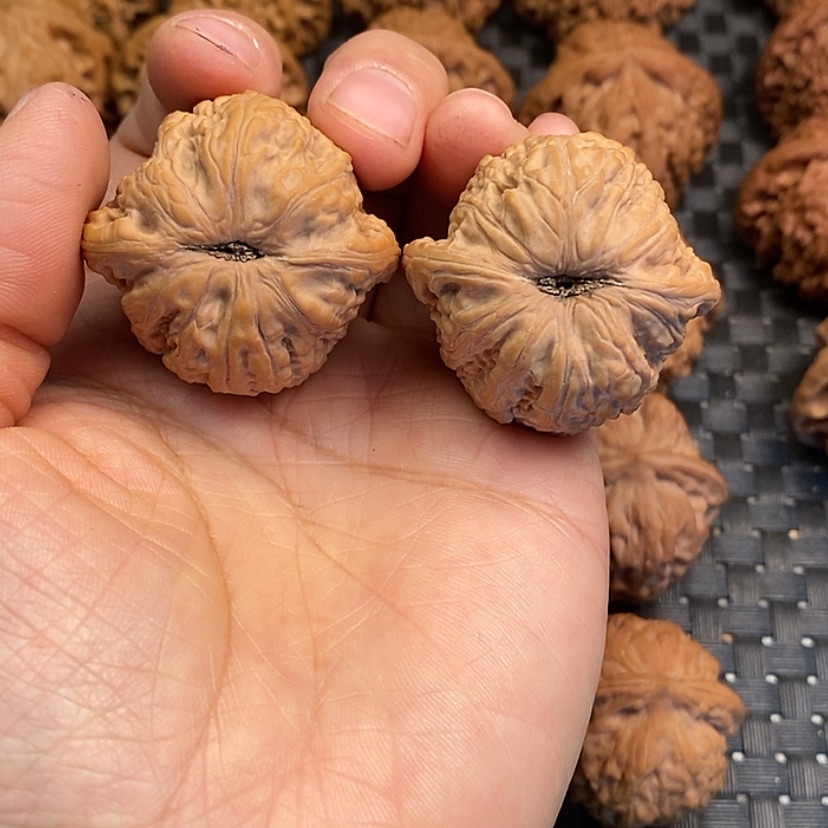 【闪购商品】文玩核桃吊坠L*绣球