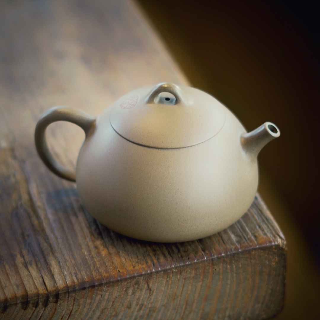 云南建水紫陶何建王佳兮粗泥80目紫陶茶壶 容量150-180ml