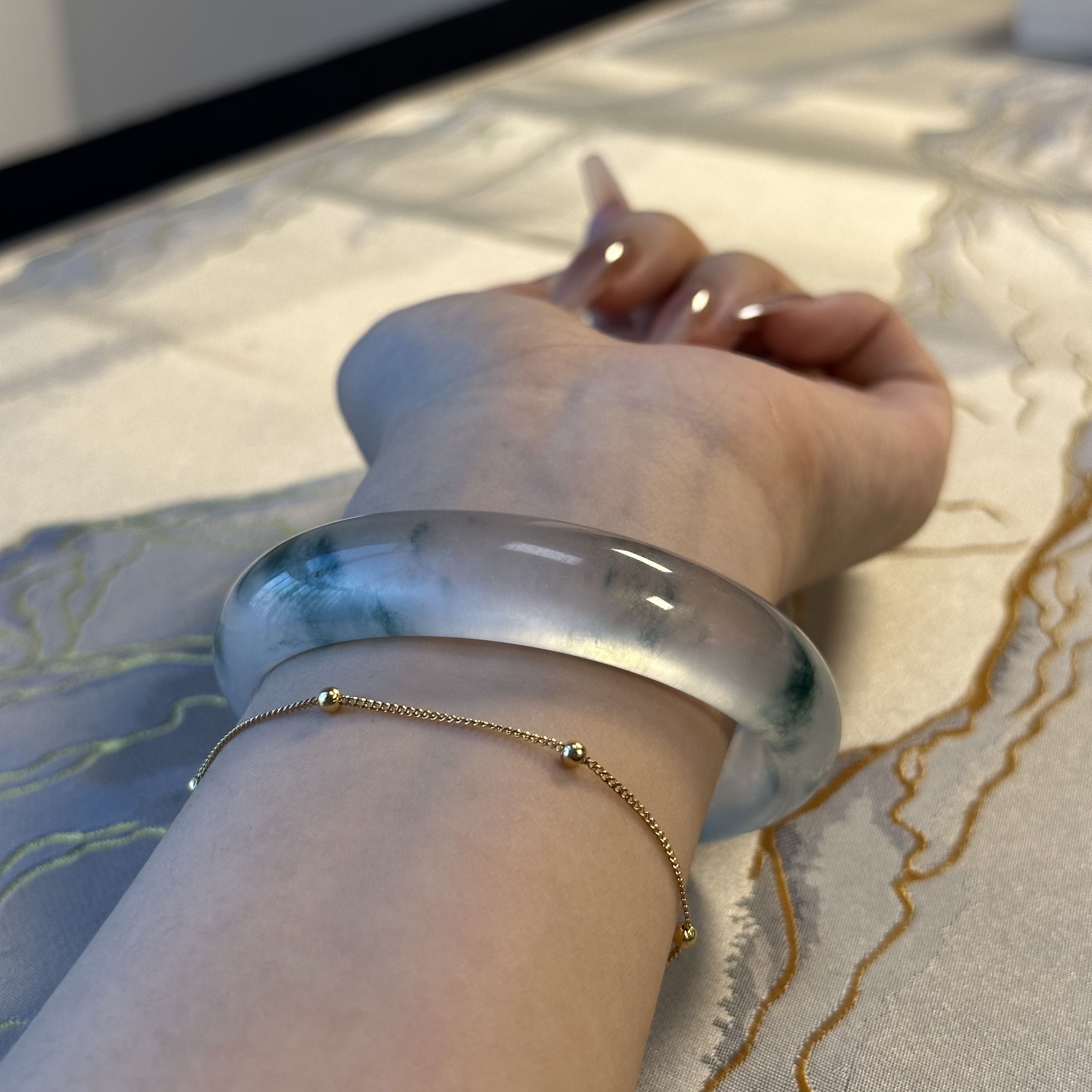 精美冰透飘花石英岩玉手镯高冰温柔气质少女百搭2025爆款手镯