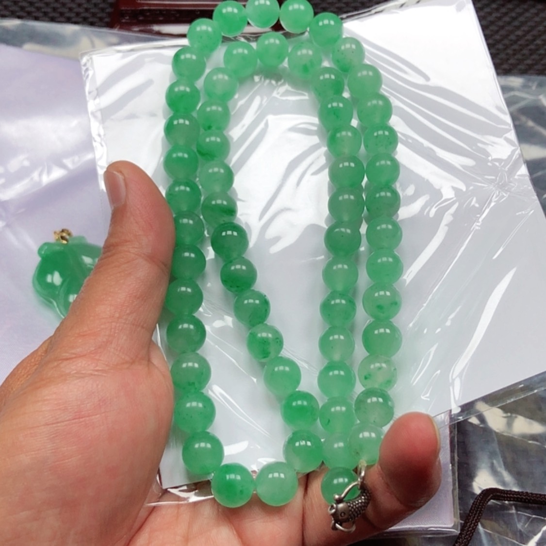 【闪购商品】石英质玉颈饰未镶嵌庆*