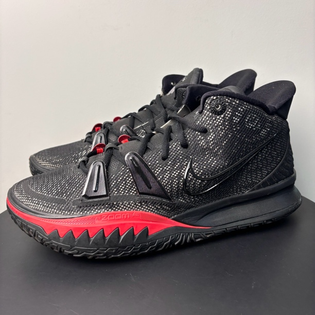 99新 NIKE/耐克 44.5码 欧文7黑红 正品 中古球鞋