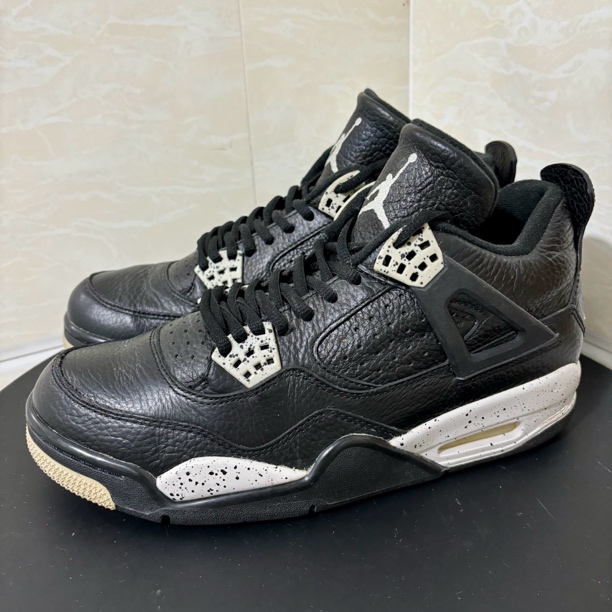 41码/aj4/奥利奥/正品aj中古球鞋/9成新/不带原盒（外侧小暴漆）