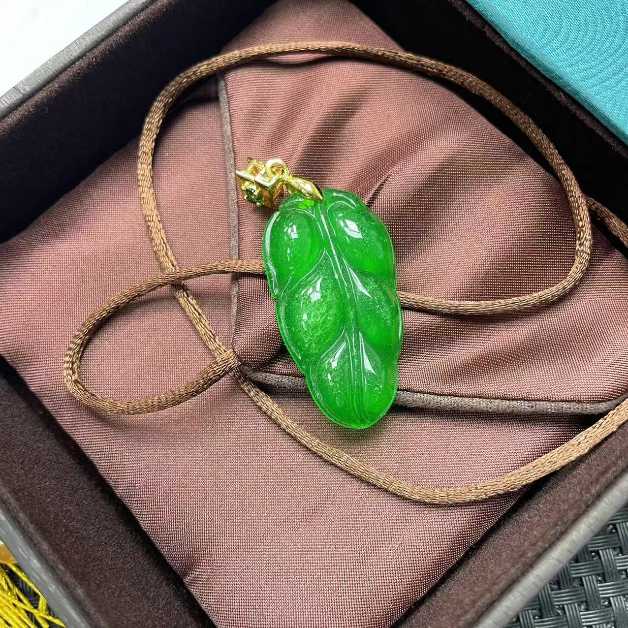 【大喜儿】浅绿叶子吊坠-12WQ488