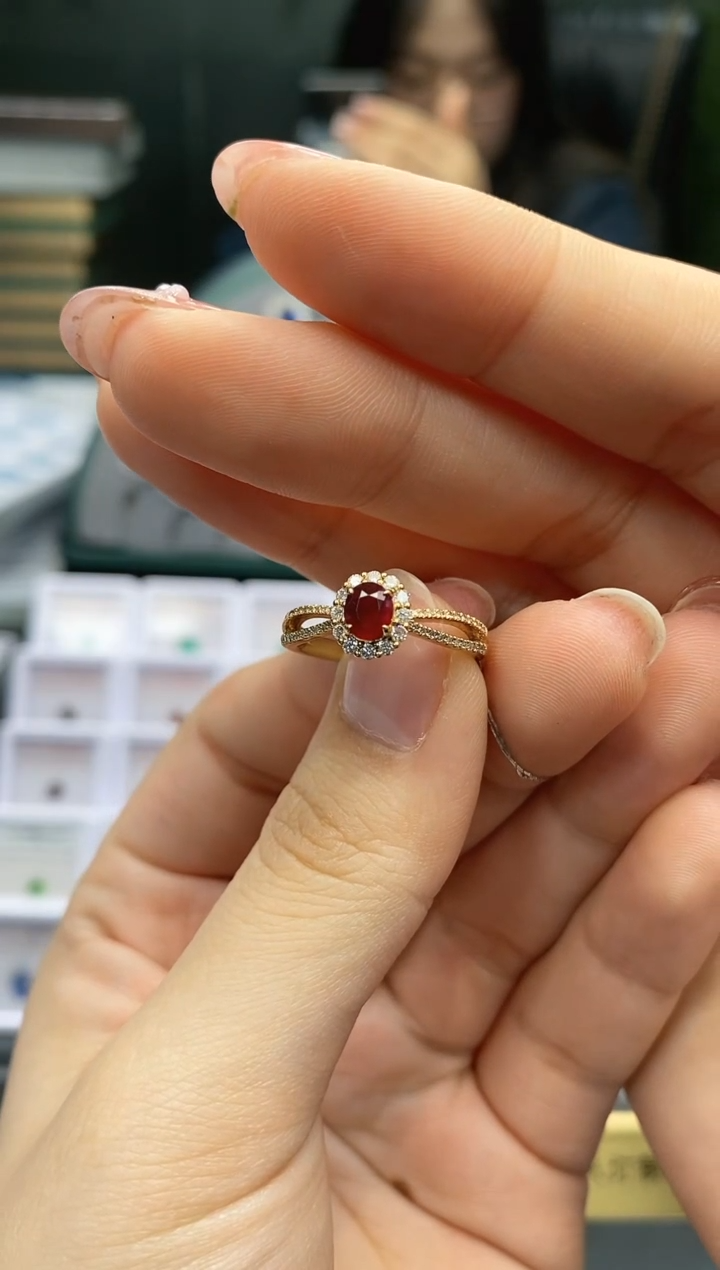 【闪购商品】红宝石戒指18K金镶嵌0.58ct