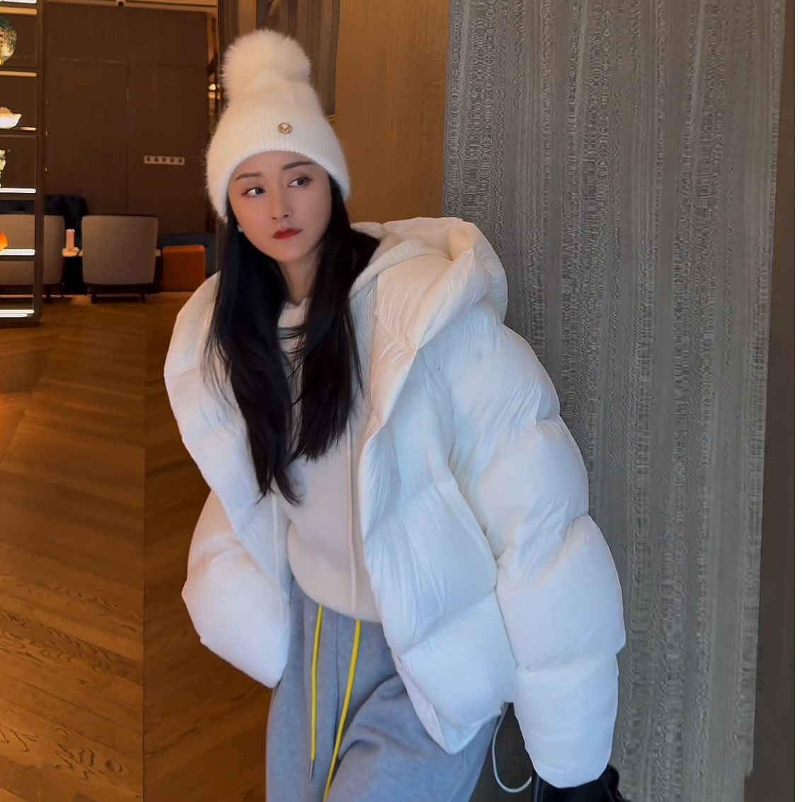 【UNA推荐-小显眼包】软软糯糯我很爱泡芙加厚百搭白鹅羽绒服88011