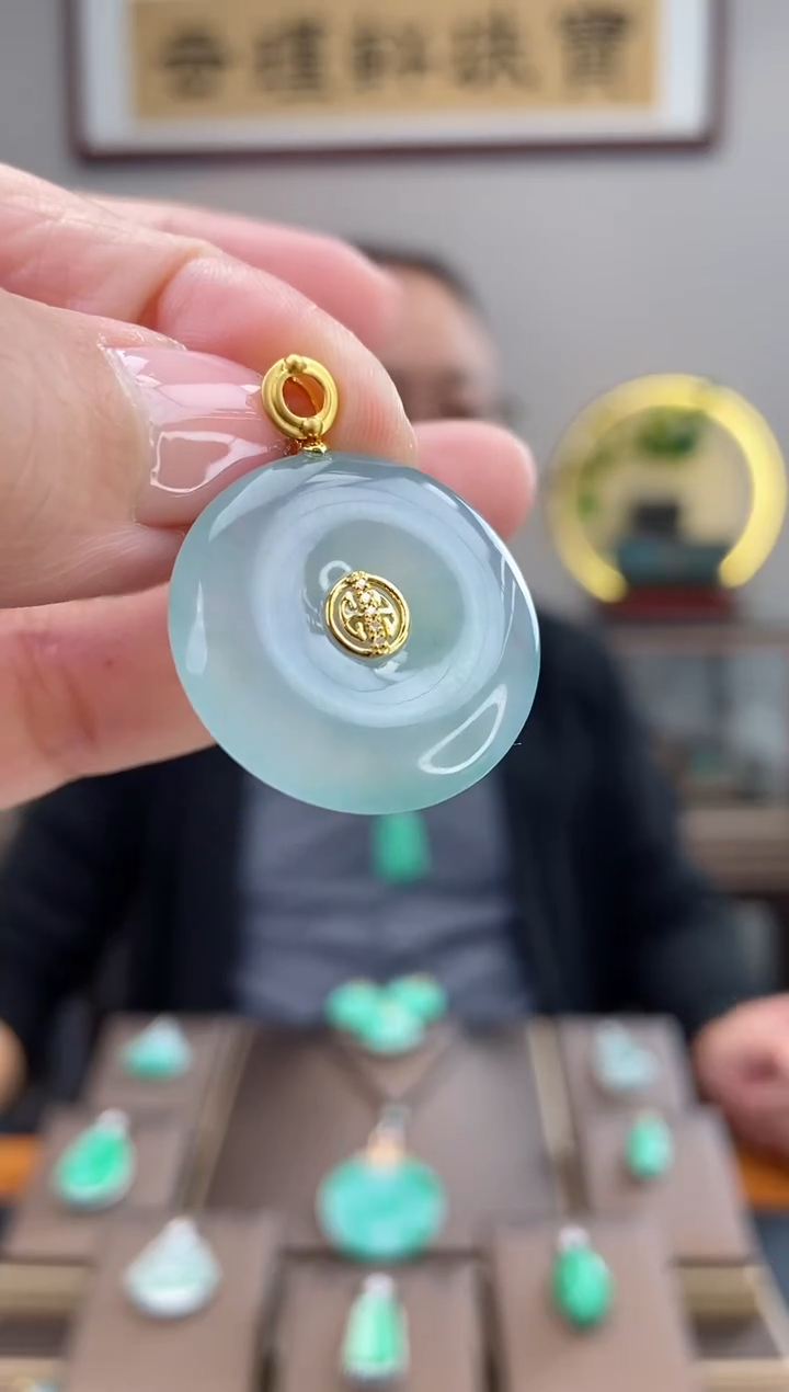 【闪购商品】翡翠吊坠(赠链)18K金镶嵌平安扣吊坠