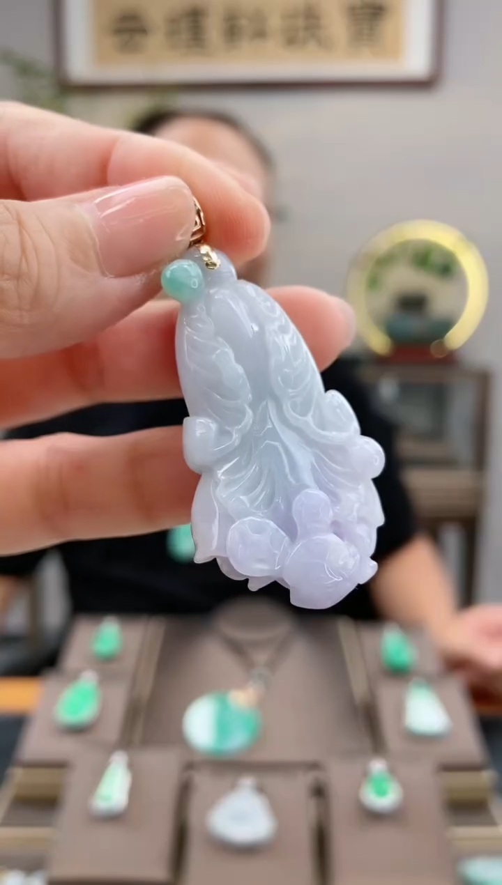 【闪购商品】翡翠吊坠(赠链)18K金镶嵌白菜吊坠