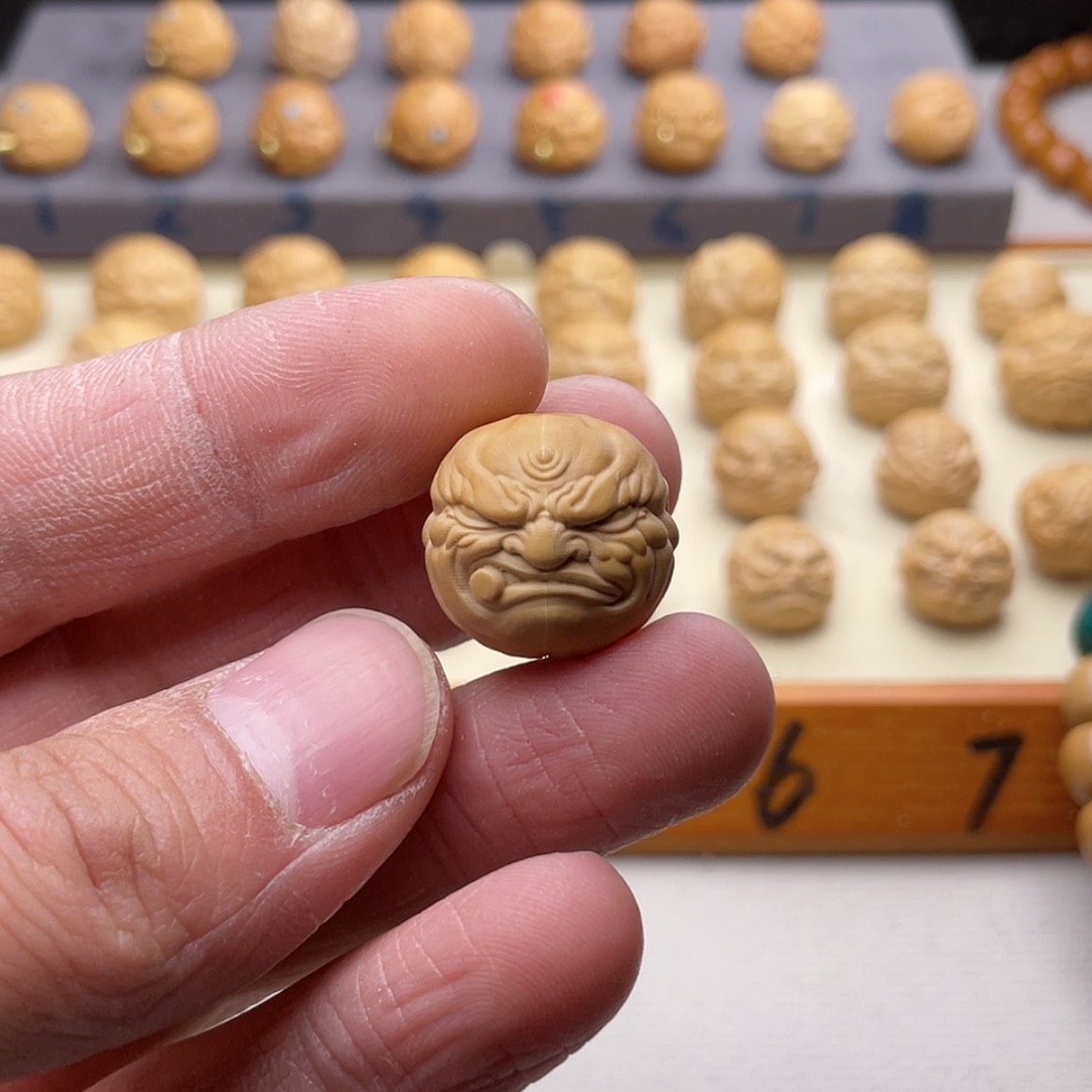 【闪购商品】猴头核桃吊坠雨****。