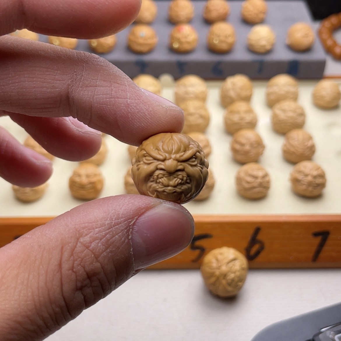 【闪购商品】猴头核桃吊坠?***睡