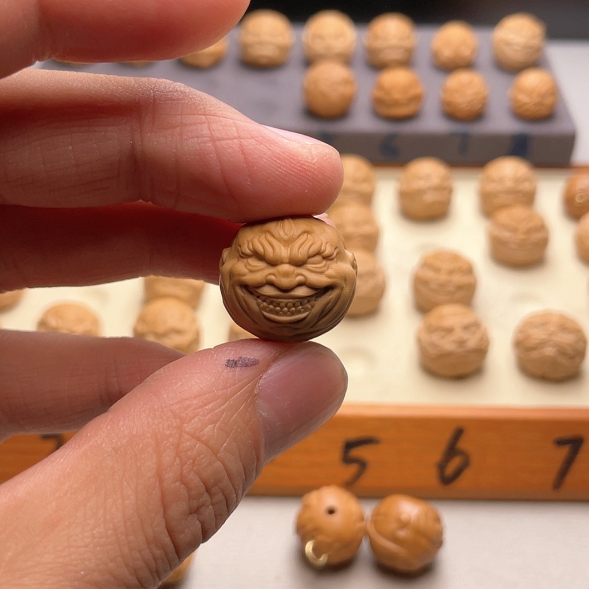 【闪购商品】猴头核桃吊坠拳**鹏
